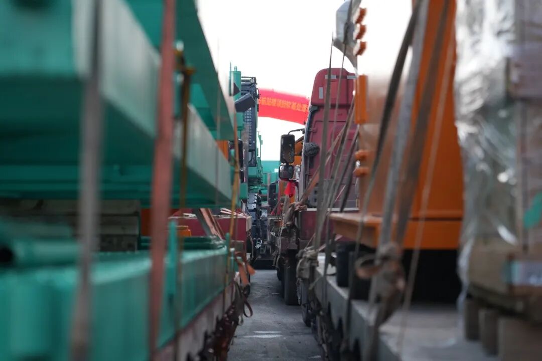 A triumphant march through the harsh winter! SEMW's soft soil treatment equipment sets off for Singapore